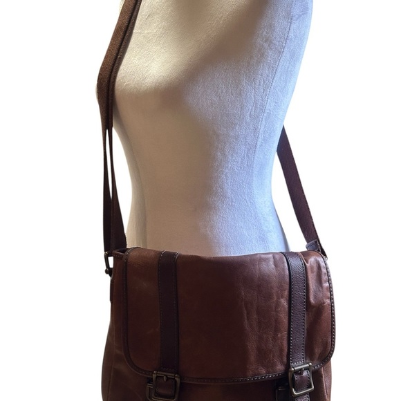 FOSSIL Brown Leather Adjustable Crossbody Shoulder Messenger Bag 12”Wx10”L x 2”D - Picture 2 of 16